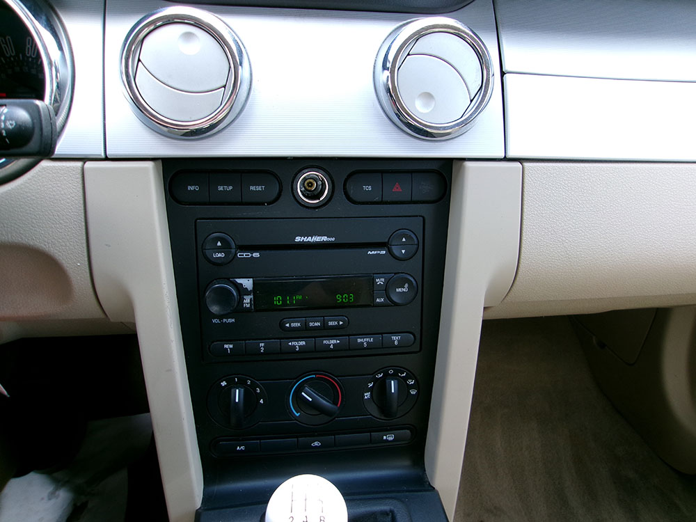 
								FORD MUSTANG GT full									