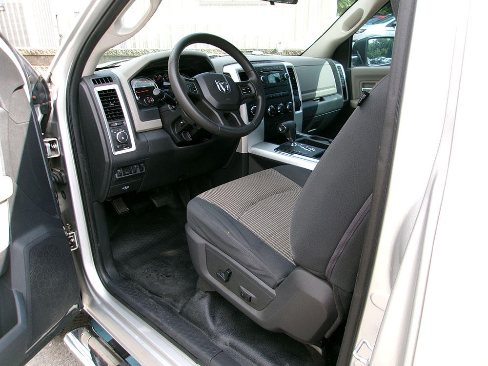 
								2012 RAM 1500 SLT Reg Cab full									