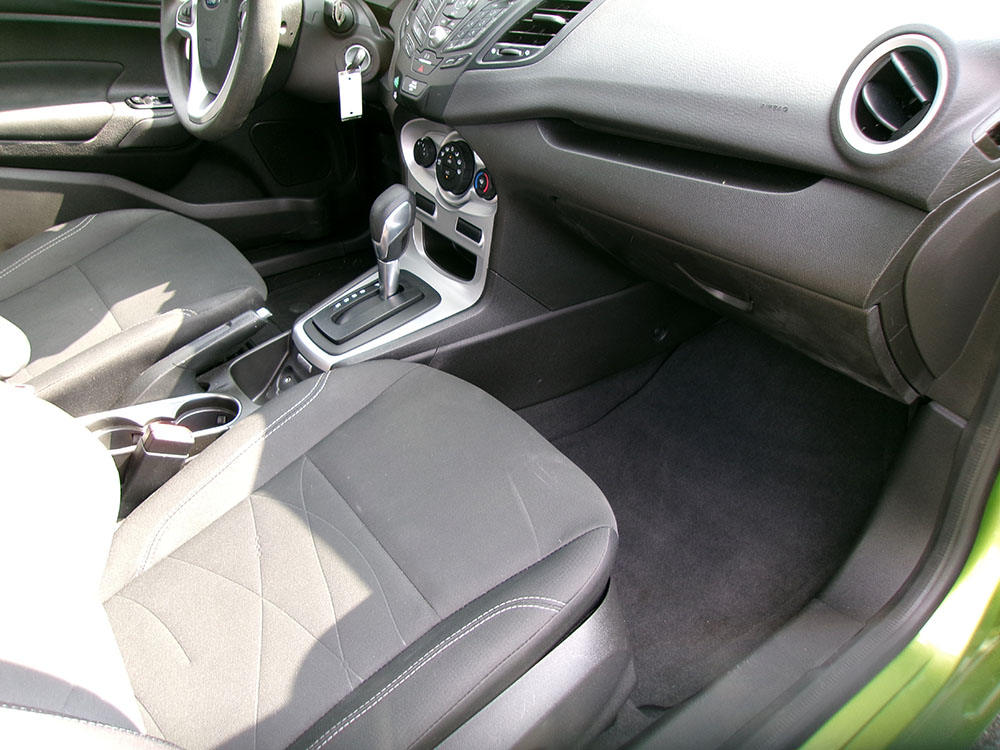 
								2019 Ford Fiesta SE full									