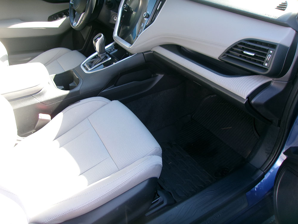 
								SUBARU LEGACY PREMIUM full									