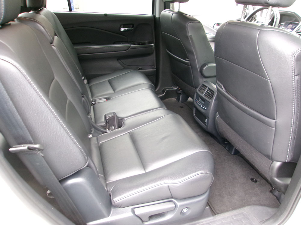 
								2019 Honda Pilot EX-L full									