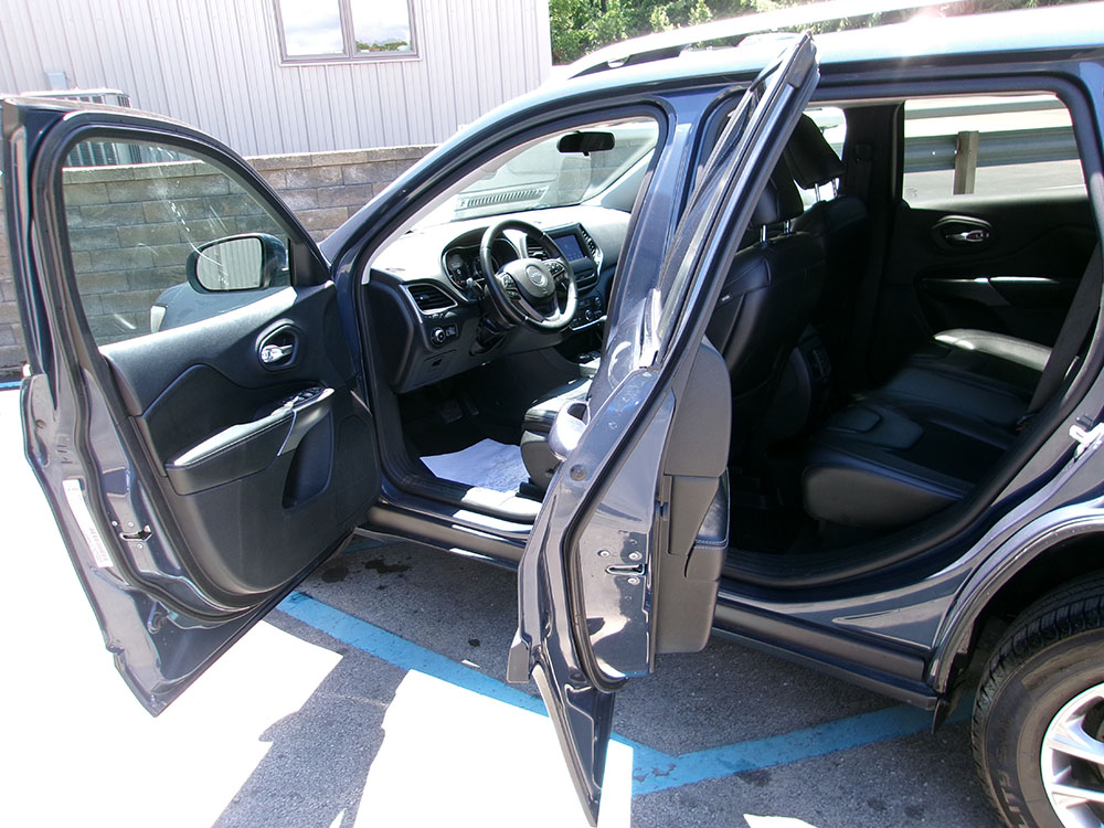 
								2019 Jeep Cherokee Latitude Plus full									