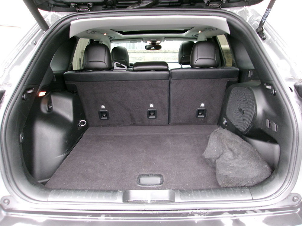 
								2023 Jeep Cherokee Altitude Luxury full									