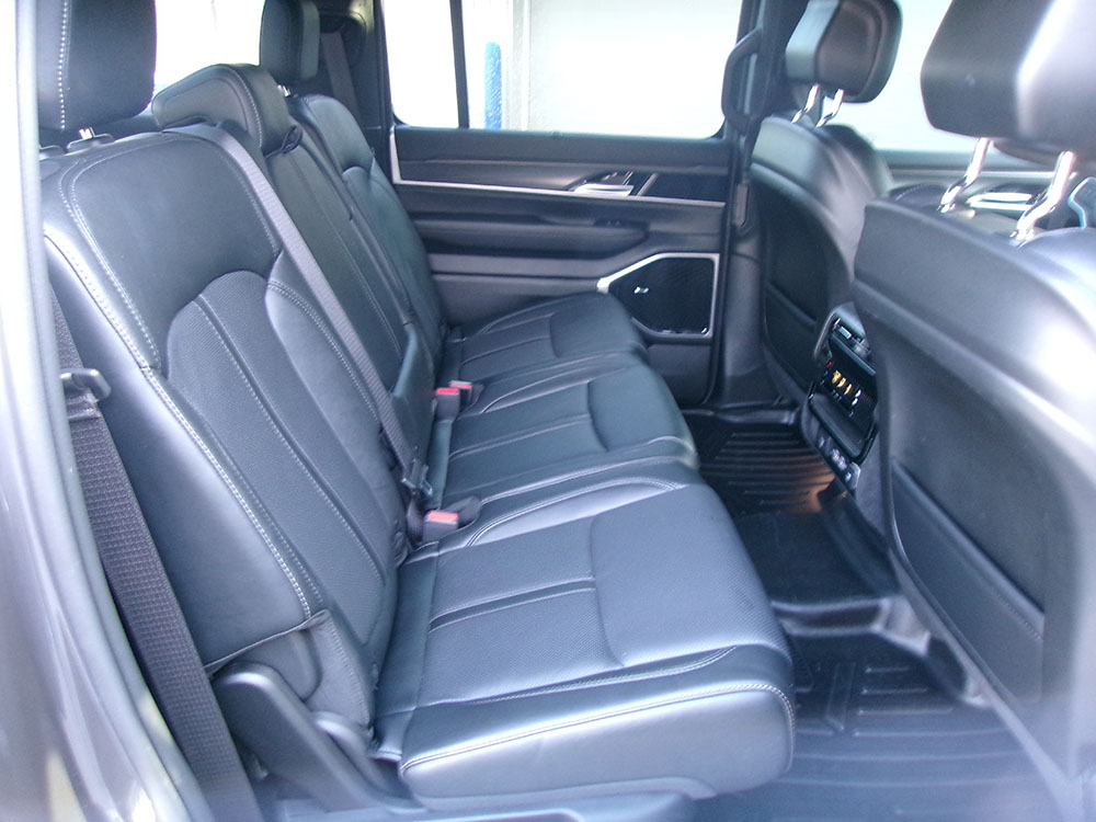 
								JEEP WAGONEER SERIES III full									