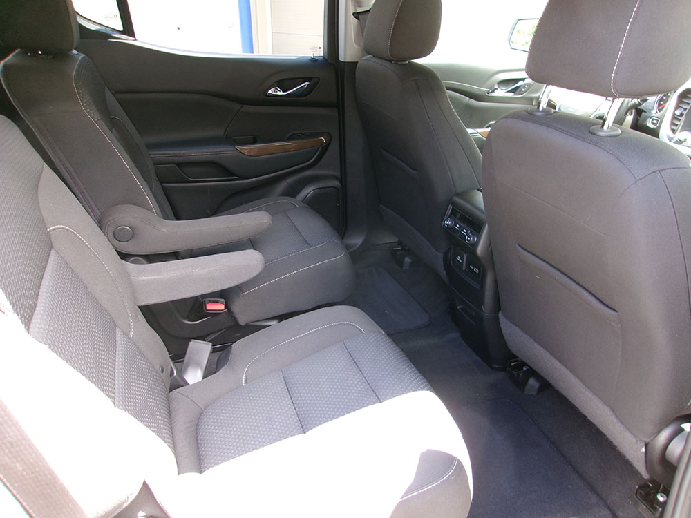 
								2020 GMC Acadia SLE full									