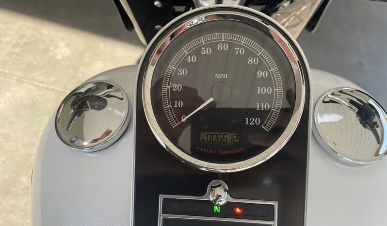 
								2011 Harley Davidson Fatboy Lo FLSTFB full									