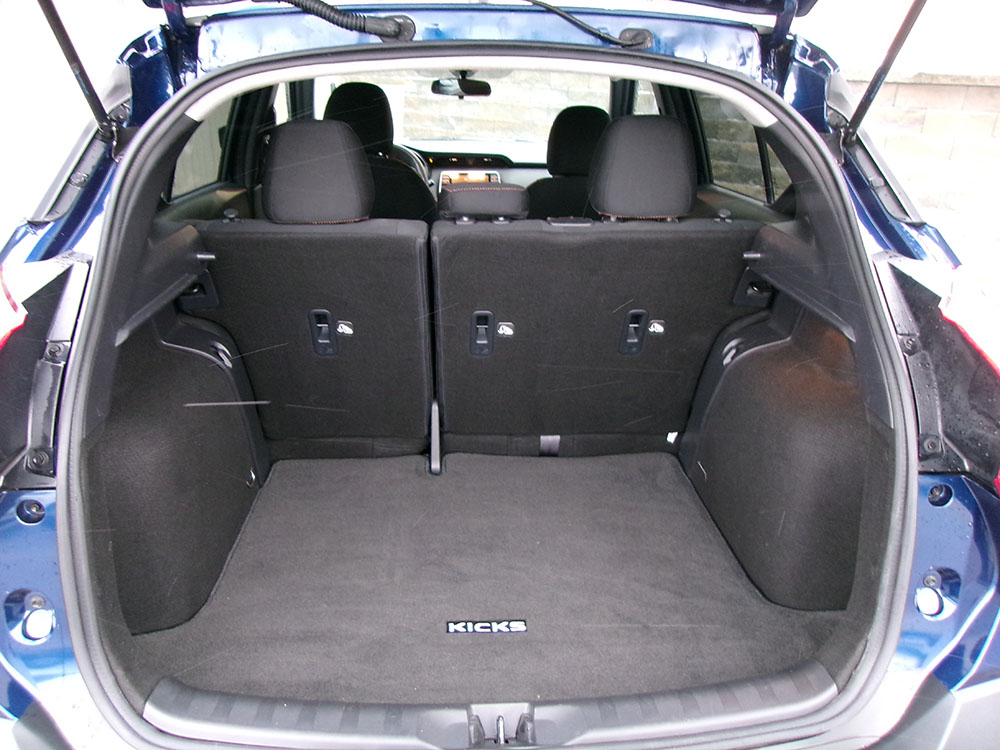 
								2020 Nissan Kicks SR full									