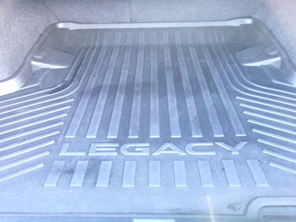 
								SUBARU LEGACY PREMIUM full									