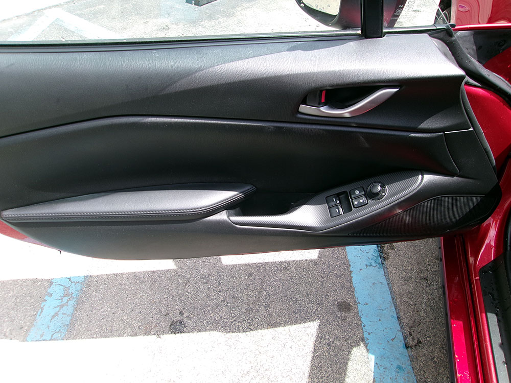 
								2021 Mazda MX-5 Miata Sport full									