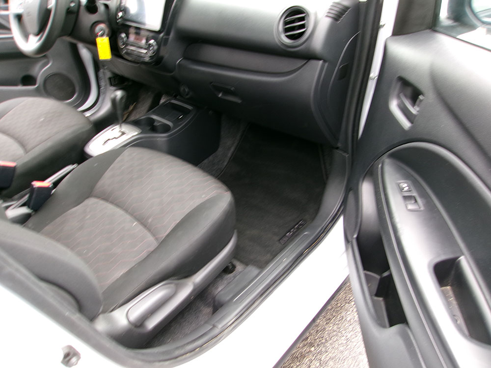 
								2024 Mitsubishi Mirage ES full									