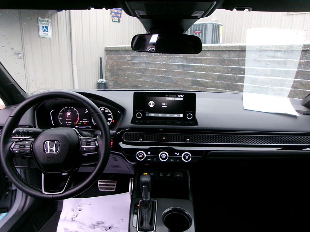 
								2025 Honda Civic Sport full									