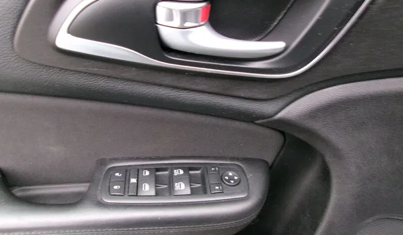 2016 Chrysler 200 Limited - Photo 13