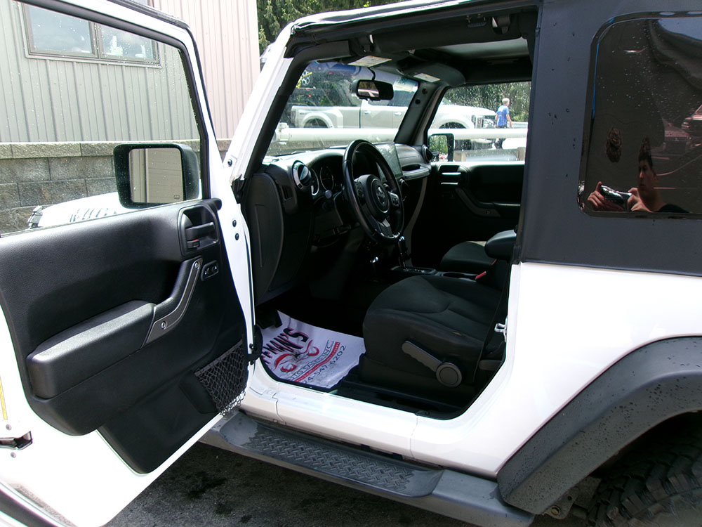 
								2016 Jeep Wrangler Sport full									