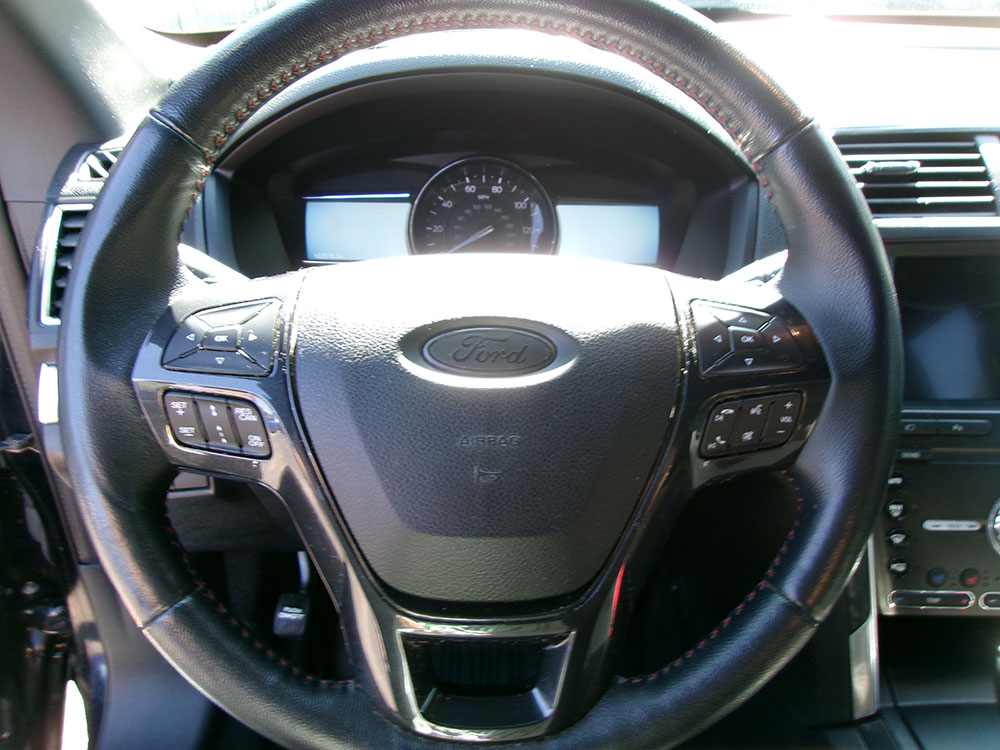 
								2019 Ford Explorer Sport full									