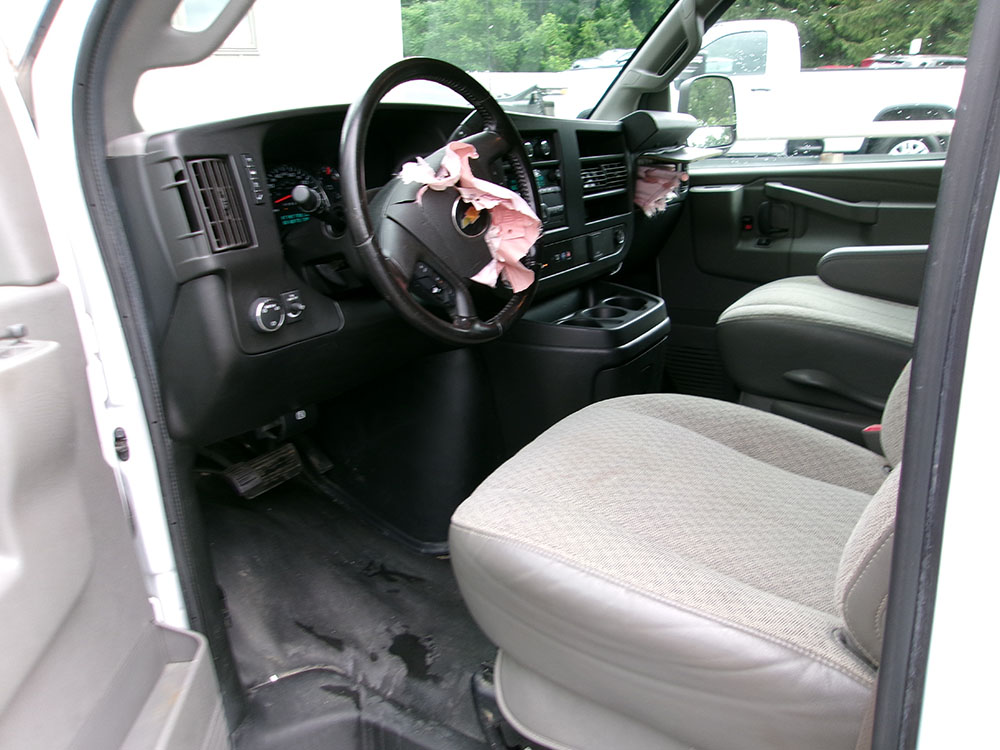 
								2021 Chevrolet Express 2500 full									