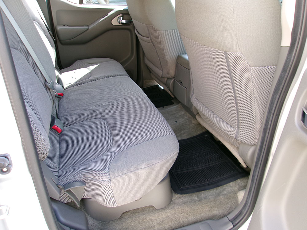 
								NISSAN FRONTIER SV CREW CAB full									