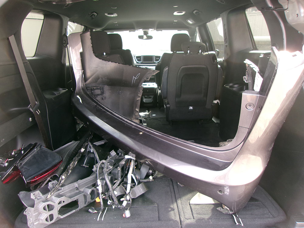 
								CHRYSLER PACIFICA TOURING PLUS full									