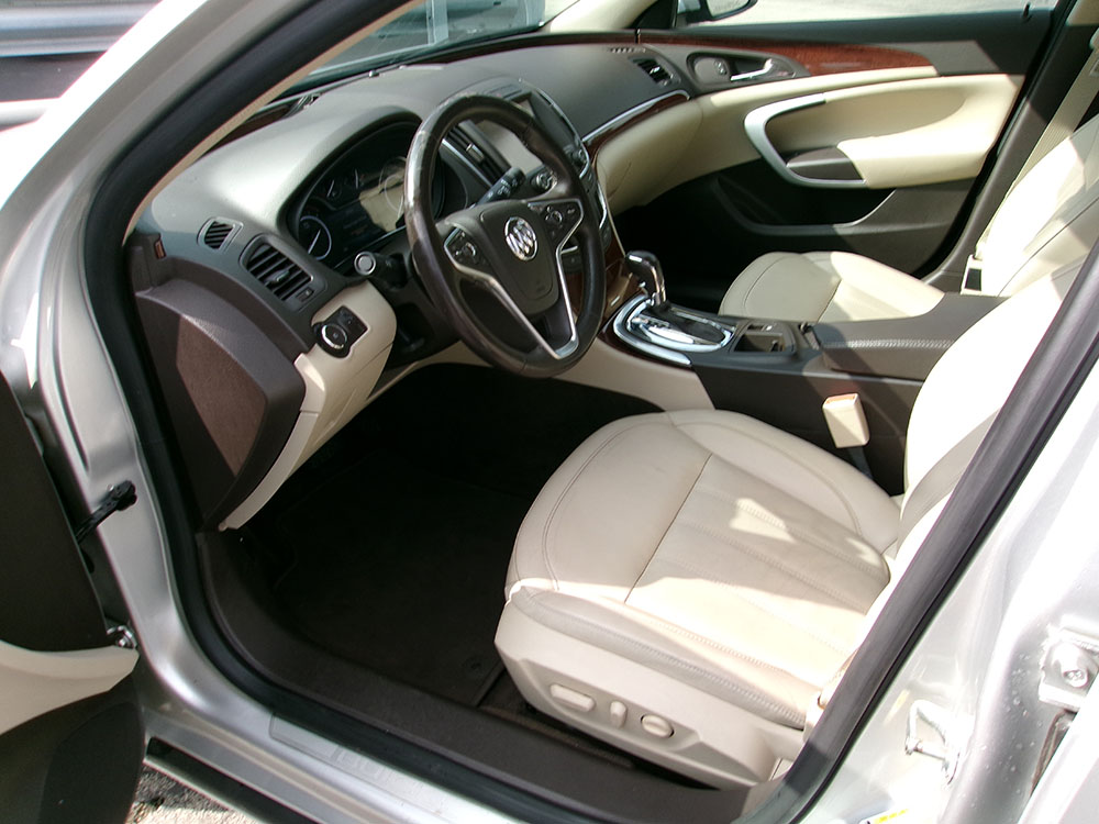 
								2017 Buick Regal full									