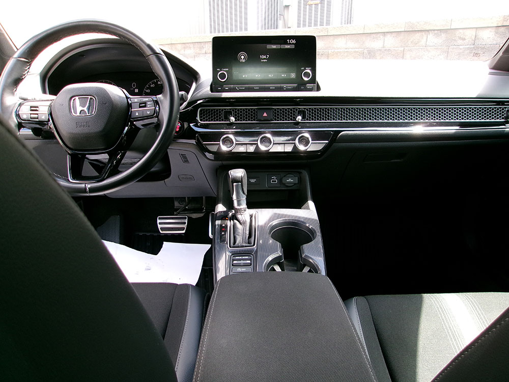 
								2022 Honda Civic Sport full									