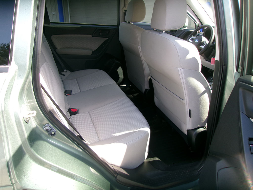 
								SUBARU FORESTER PREMIUM full									