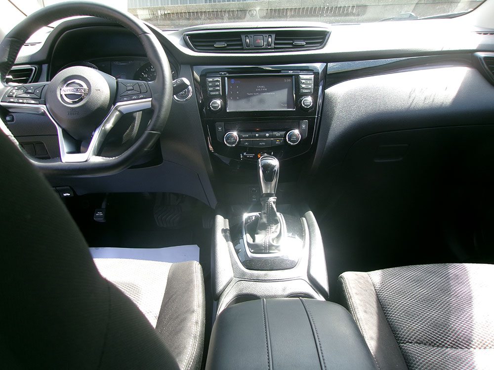
								NISSAN ROGUE SPORT full									