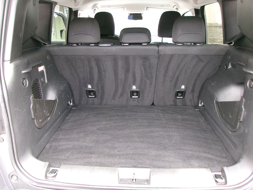 
								JEEP RENEGADE LATITUDE full									