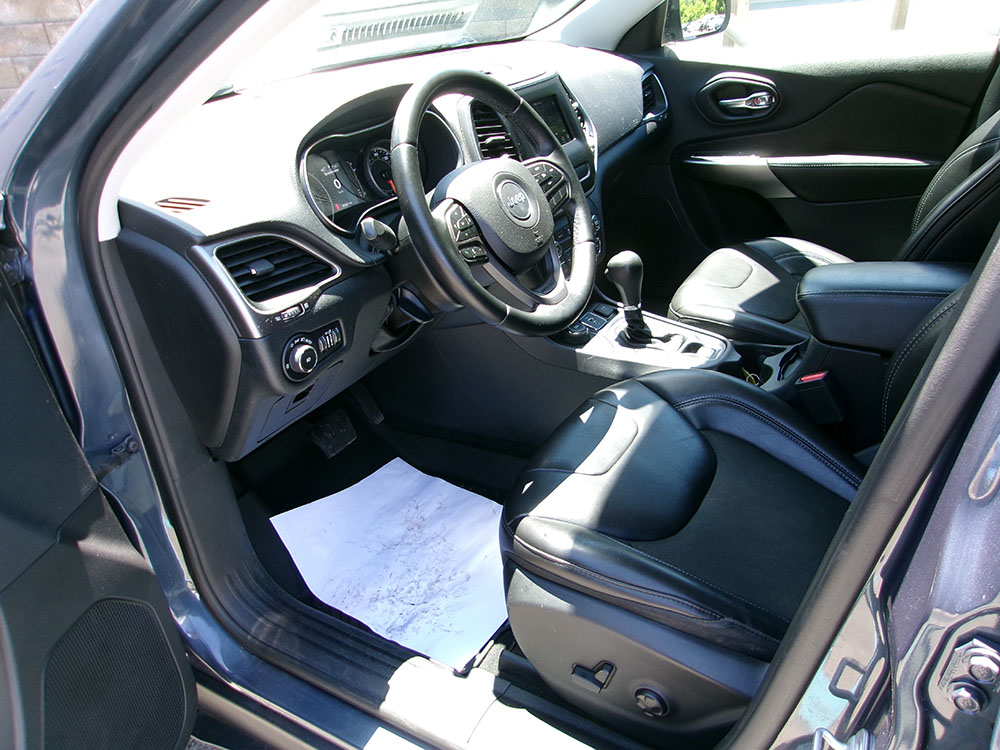 
								2019 Jeep Cherokee Latitude Plus full									