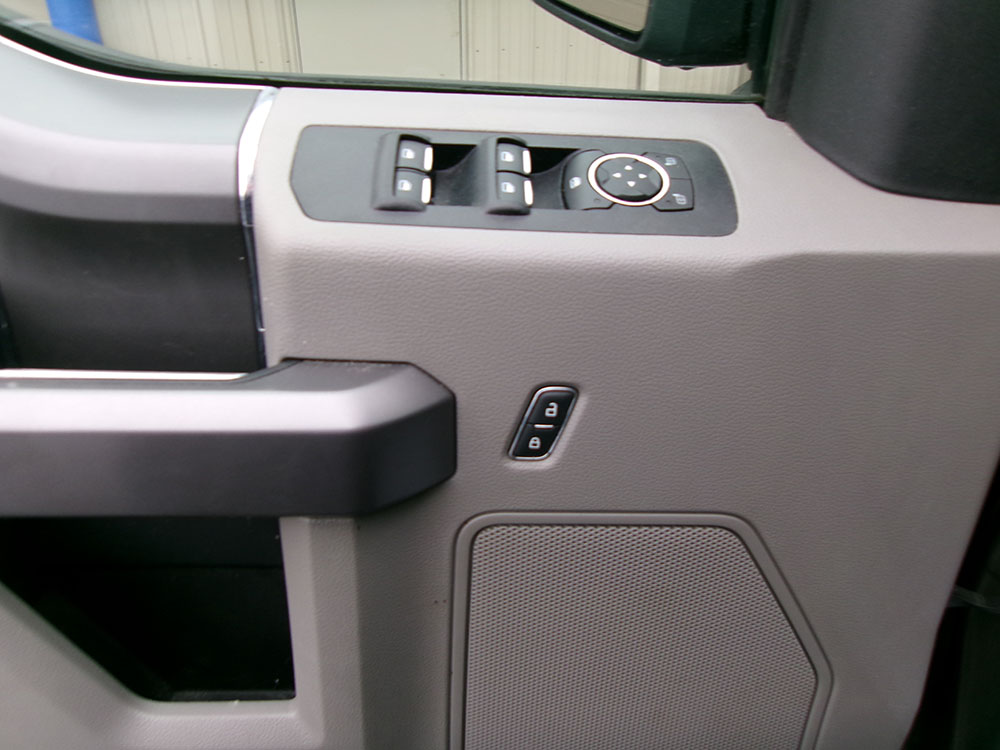 
								2020 Ford F-150 XLT Crew Cab full									