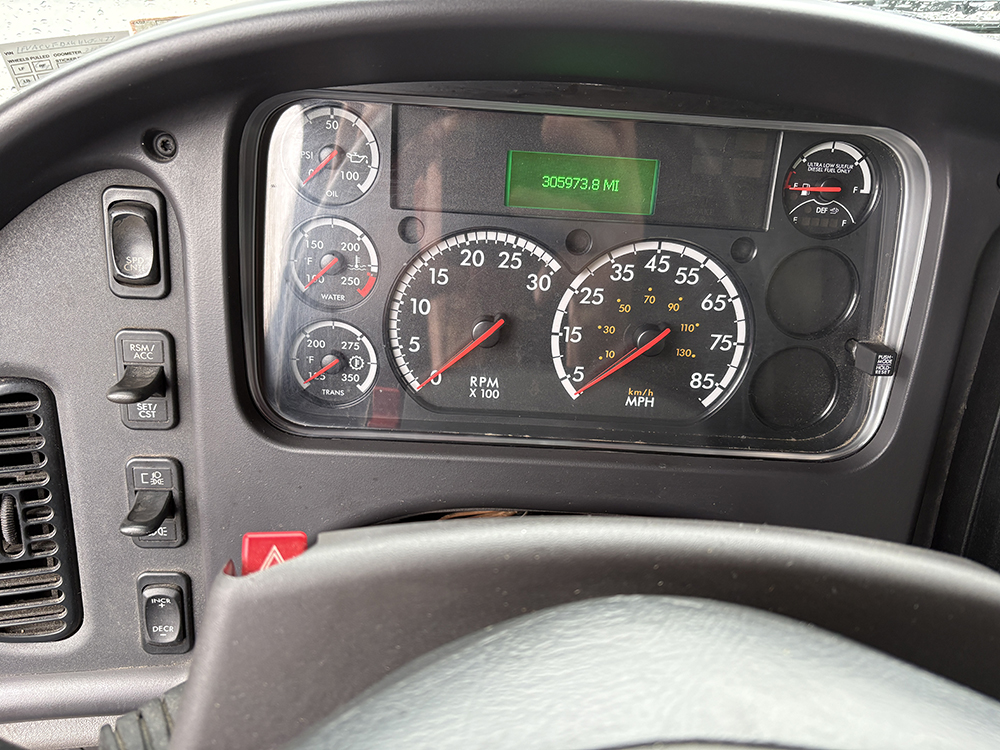 
								FREIGHTLINER M2-106 ROLLBACK full									