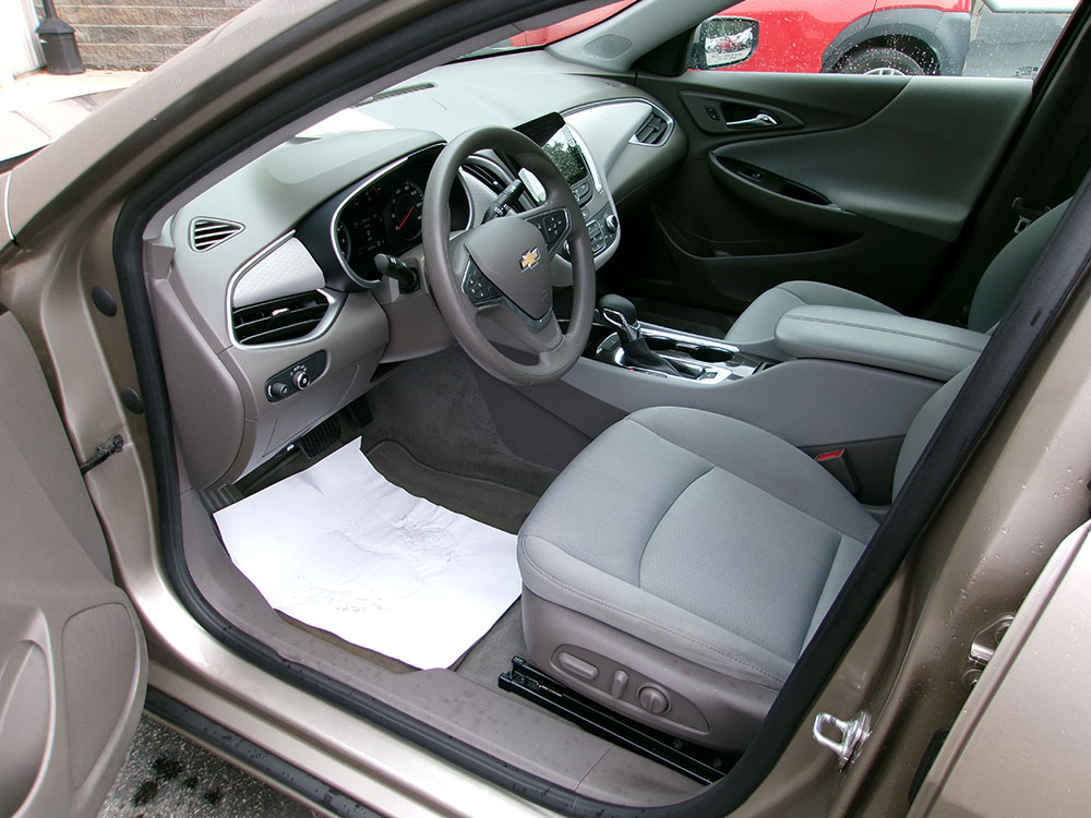 
								2022 Chevrolet Malibu LT full									