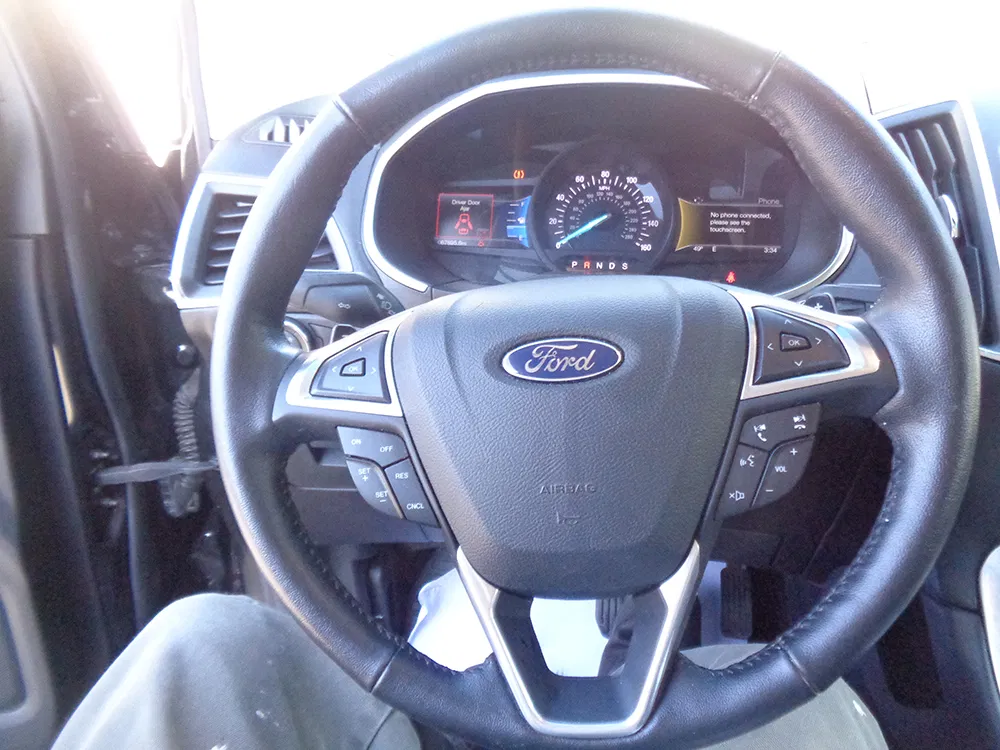 
								2015 Ford Edge Titanium full									