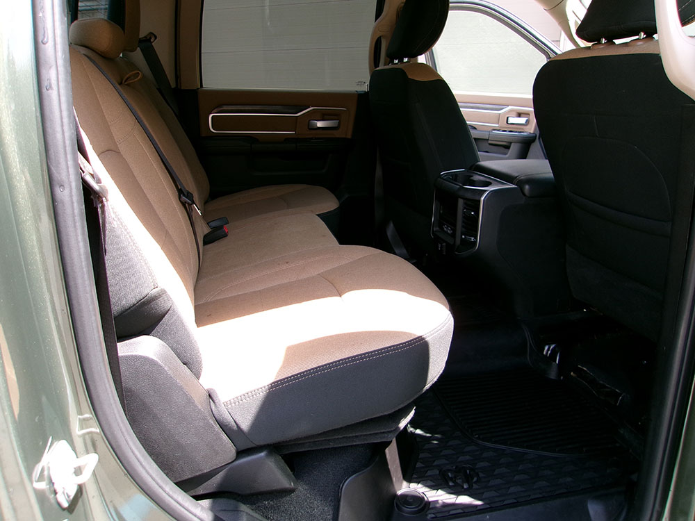 
								RAM 2500 BIGHORN CREW CAB full									