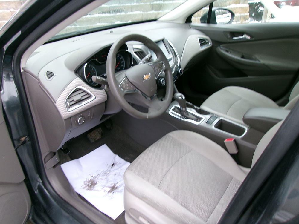 
								2018 Chevrolet Cruze LT full									