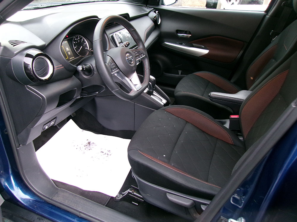 
								2020 Nissan Kicks SR full									