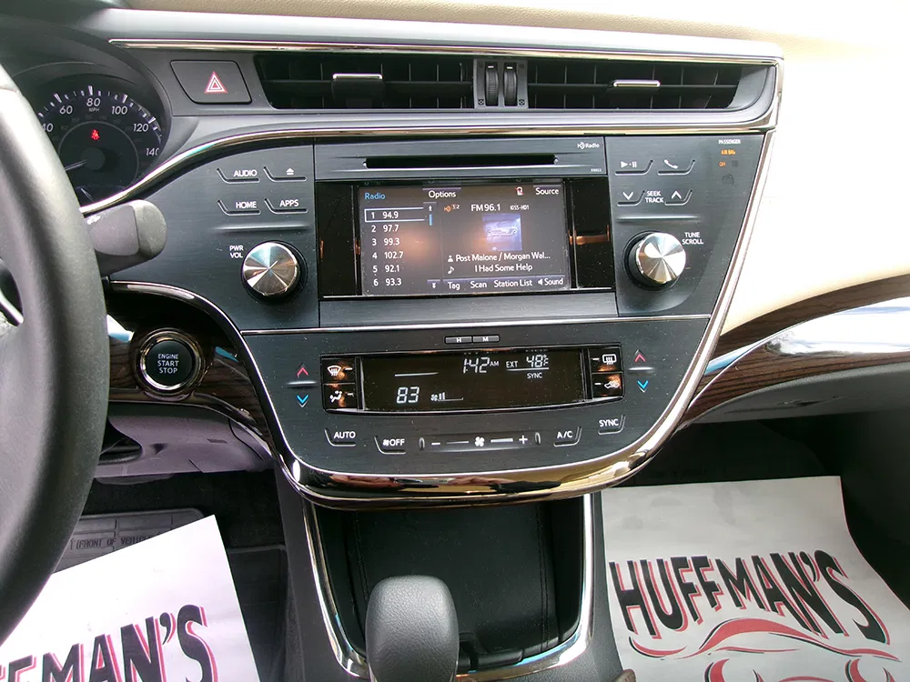 
								2015 Toyota Avalon XLE full									