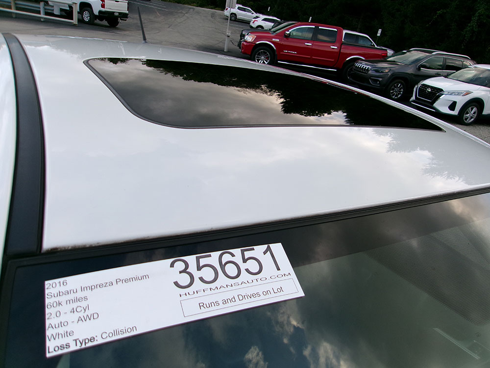
								2016 Subaru Impreza Premium full									