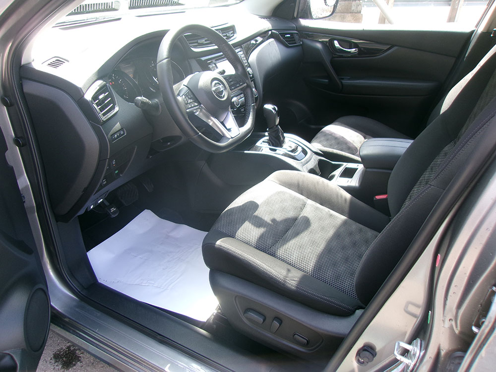 
								NISSAN ROGUE SPORT full									