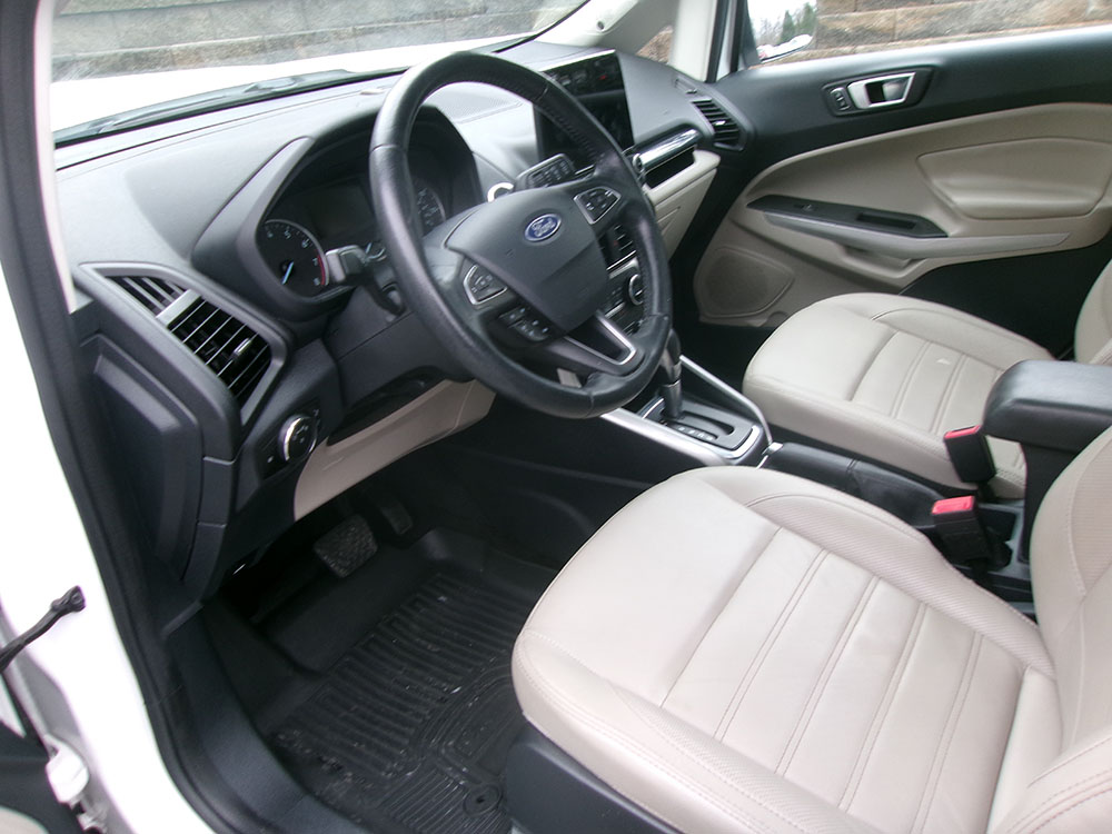 
								FORD ECOSPORT TITANIUM full									