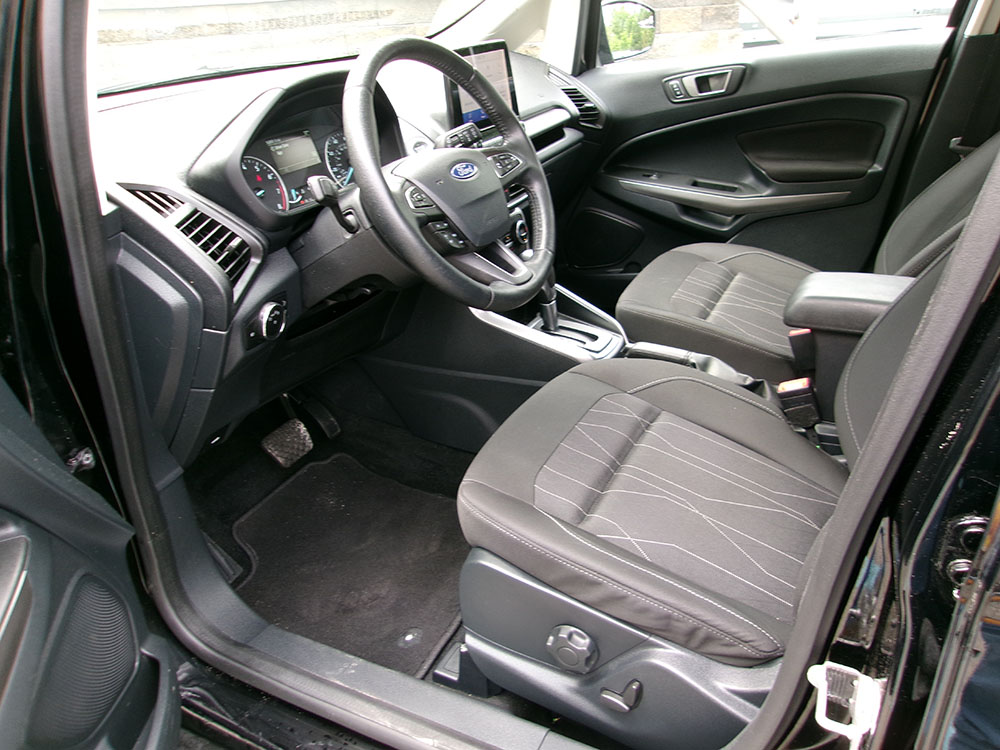 
								2020 Ford EcoSport SE full									