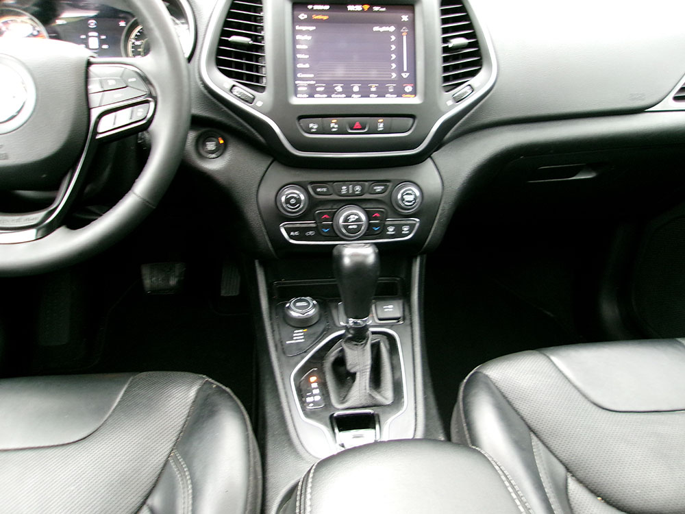 
								2023 Jeep Cherokee Altitude Luxury full									