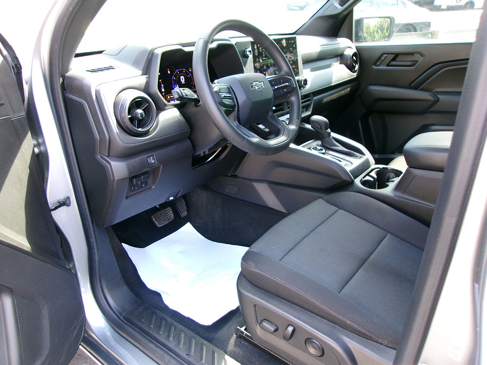 
								2023 Chevrolet Colorado Trail Boss Crew Cab full									