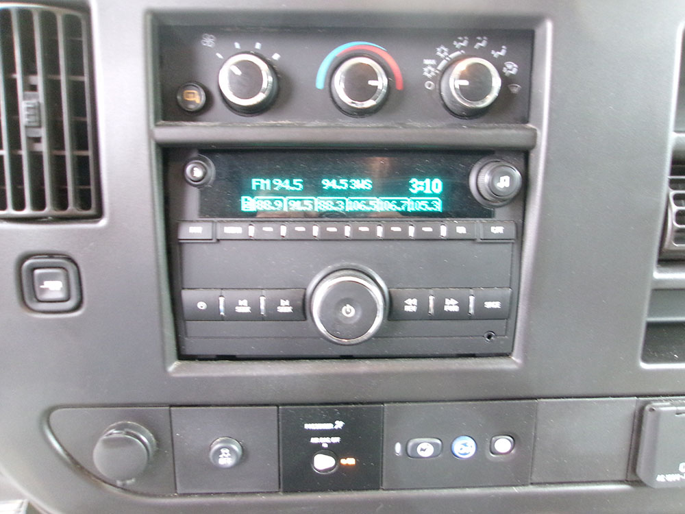 
								2021 Chevrolet Express 2500 full									