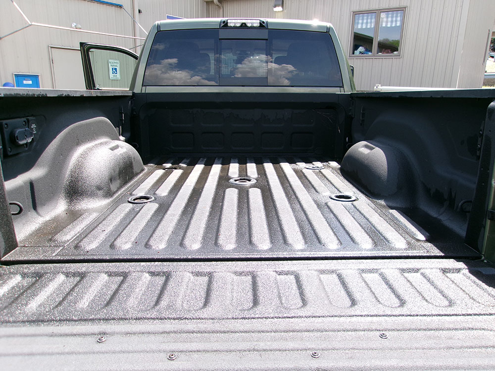 
								RAM 2500 BIGHORN CREW CAB full									