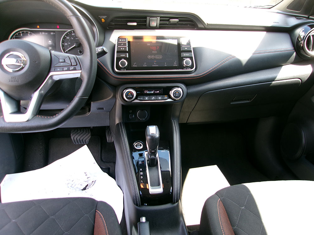
								2020 Nissan Kicks SR full									