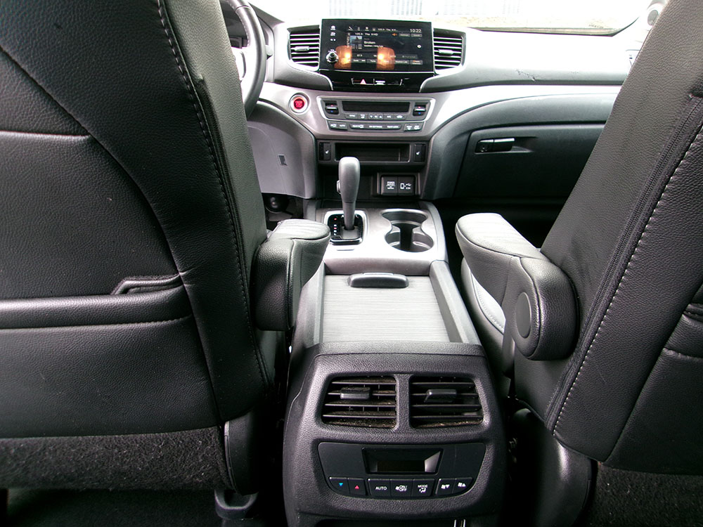 
								2019 Honda Pilot EX-L full									