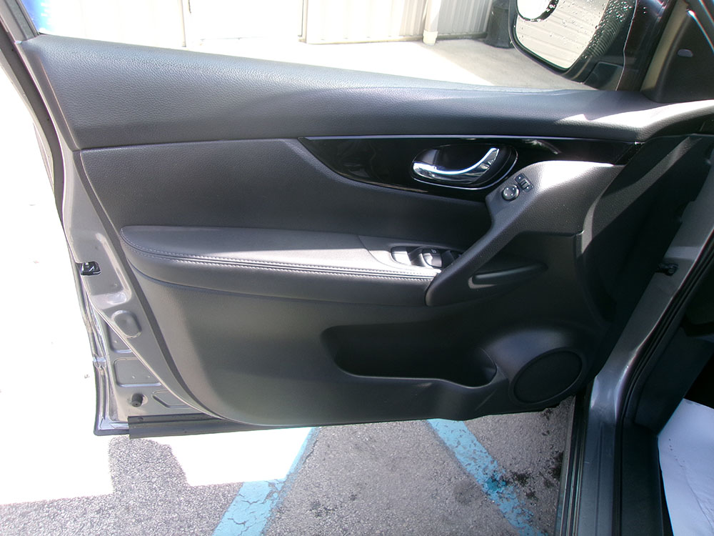 
								NISSAN ROGUE SPORT full									