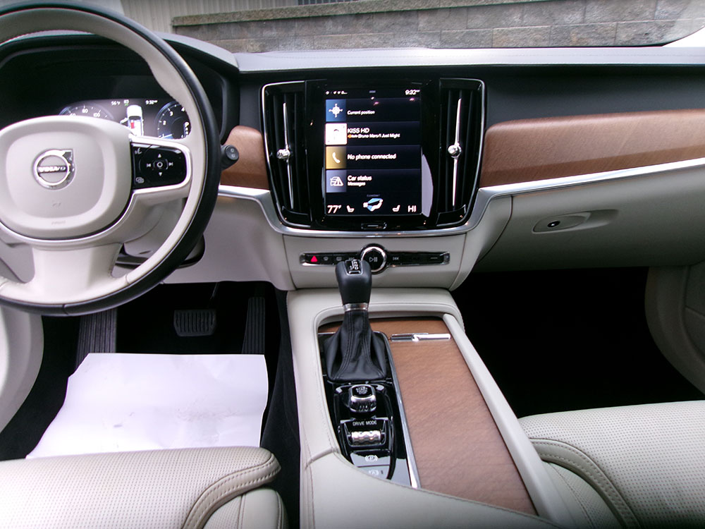 
								2020 Volvo V90 T6 Inscription full									