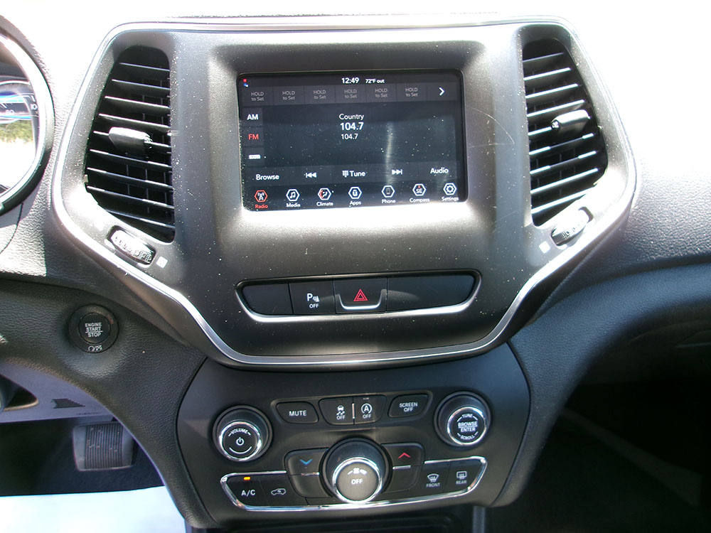 
								2019 Jeep Cherokee Latitude Plus full									