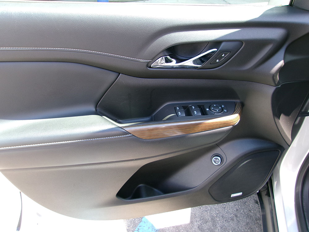 
								2020 GMC Acadia SLE full									