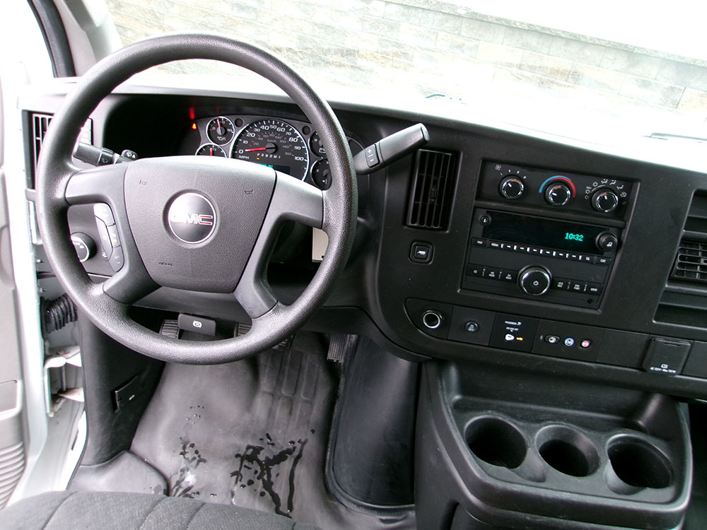 
								GMC SAVANA 2500 CARGO full									